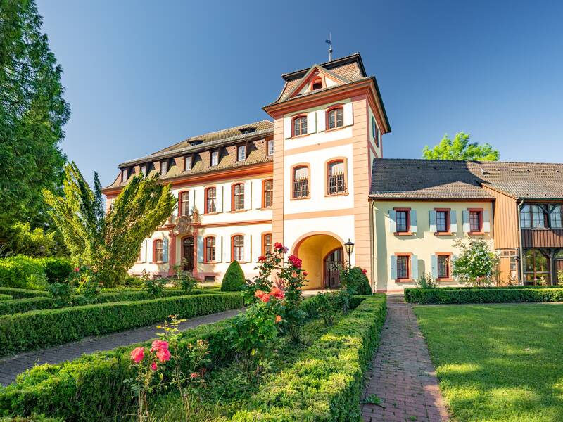 Das Kanzleigebäude an der Südseite vom Malteserschloss.