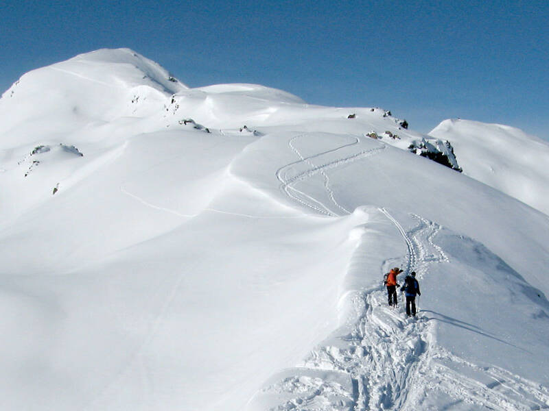 Skitour auf den Bergen im Montafon.